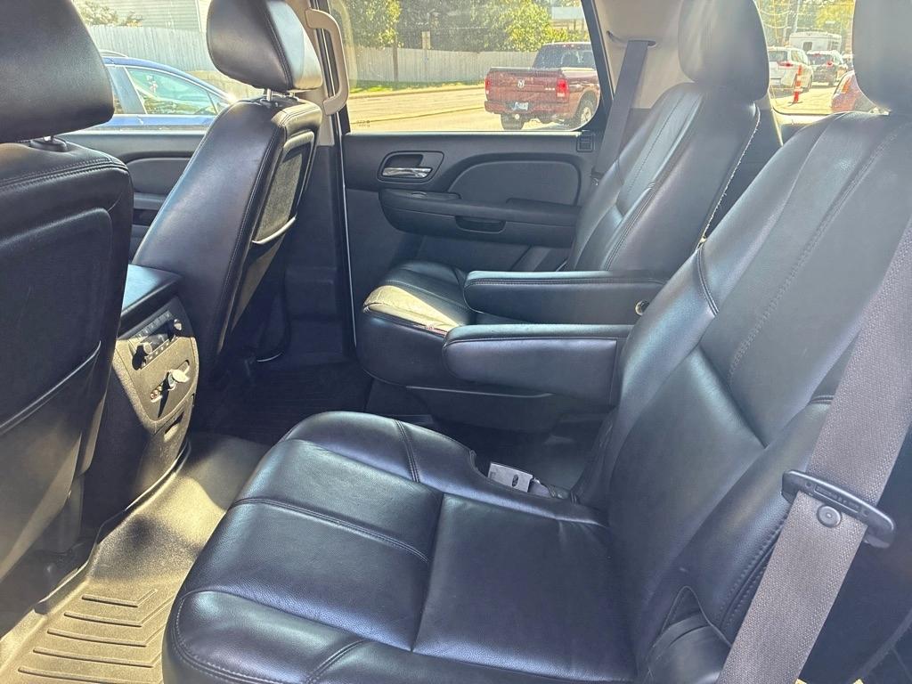 Chevrolet Tahoe  2011