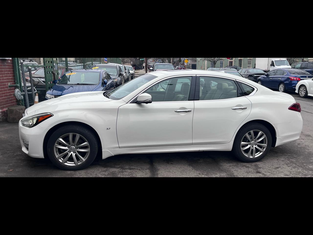 Infiniti Q70 3.7 AWD 2015