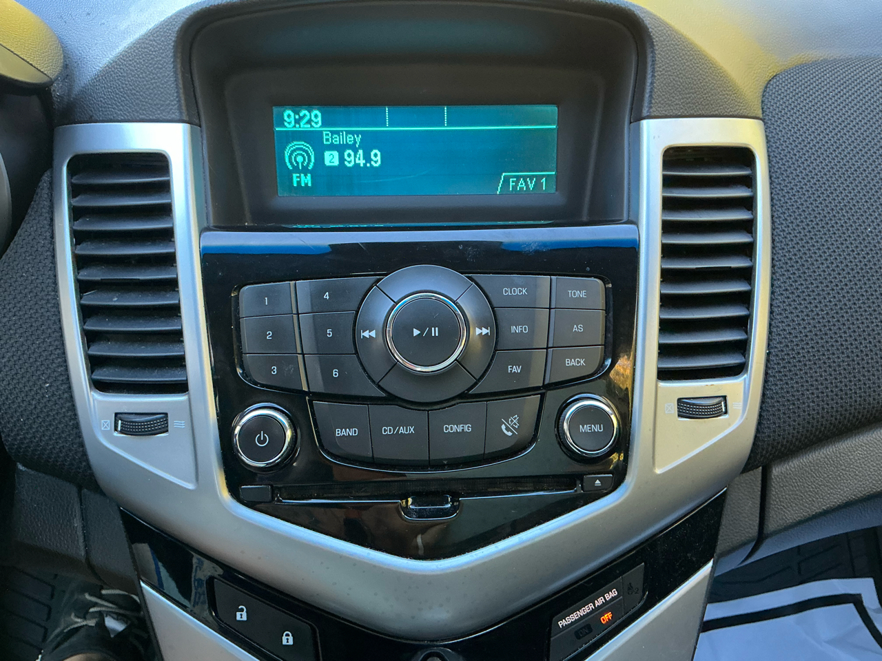 Chevrolet Cruze 4dr Sdn LT w/1FL 2011 Chevrolet Cruze 4dr Sdn LT w/1FL 2011