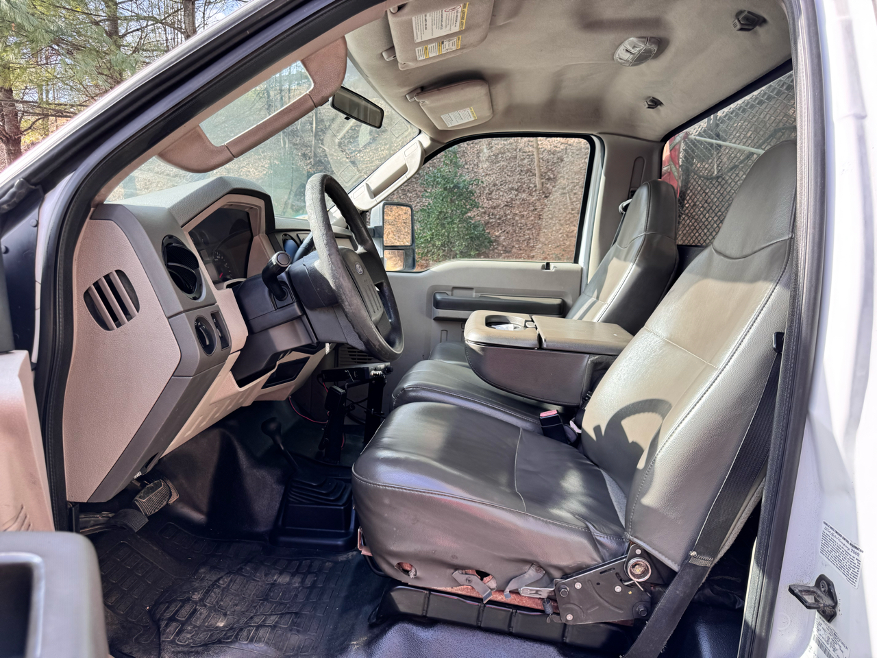 Ford Super Duty F-550 DRW 4WD Reg Cab 141" WB 60" CA XL 2009