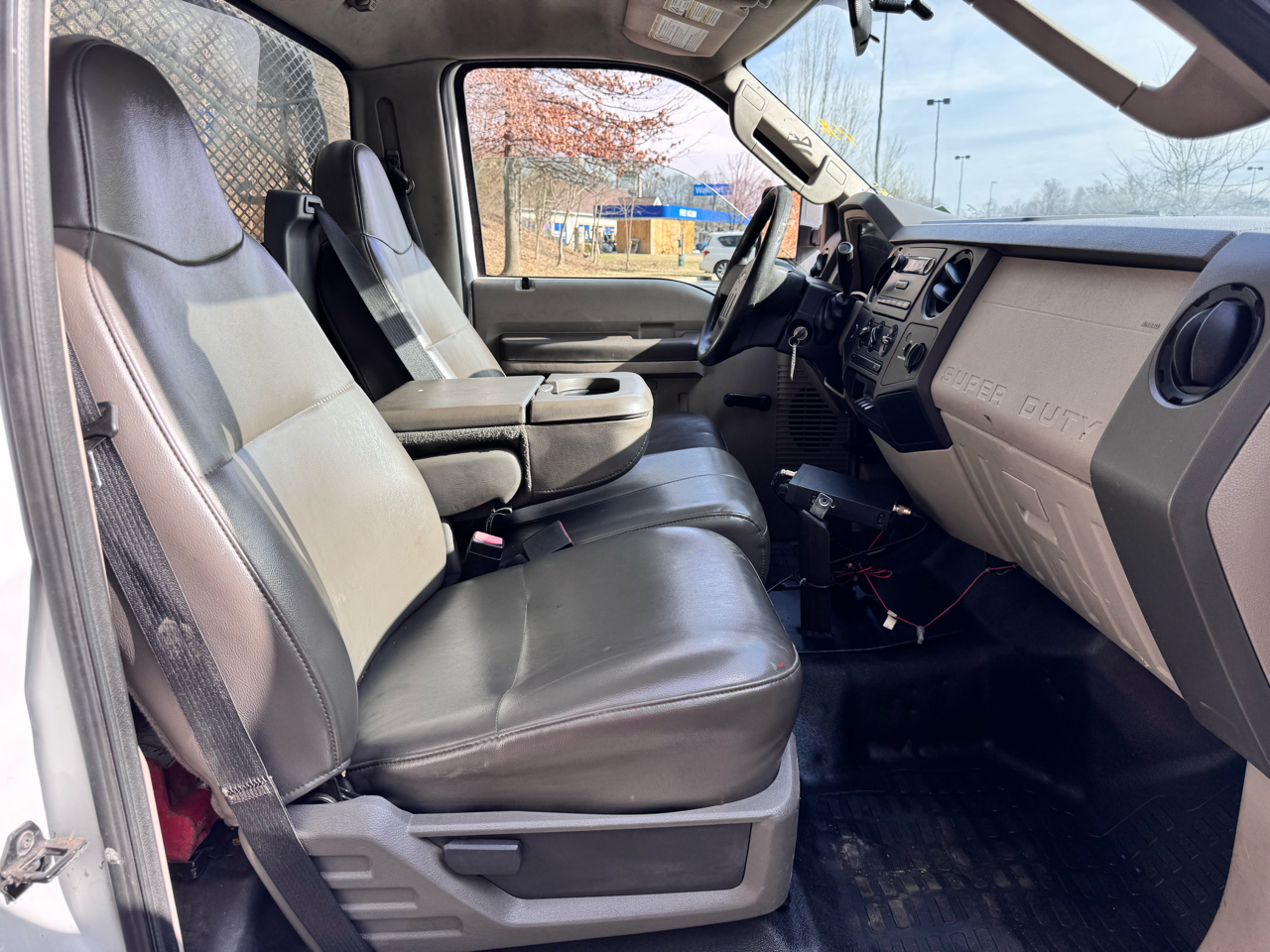 Ford Super Duty F-550 DRW 4WD Reg Cab 141" WB 60" CA XL 2009