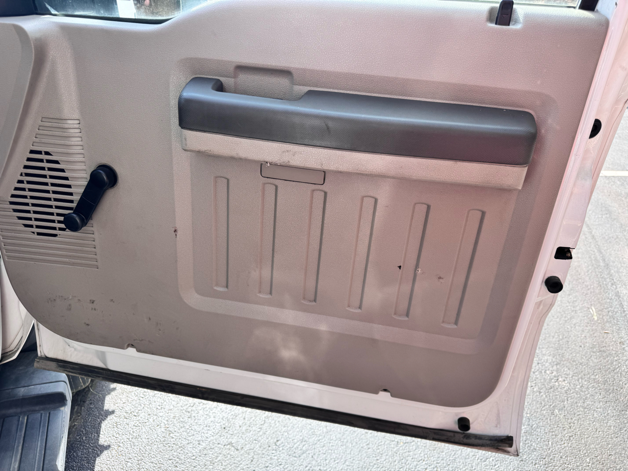 Ford Super Duty F-550 DRW 4WD Reg Cab 141" WB 60" CA XL 2009