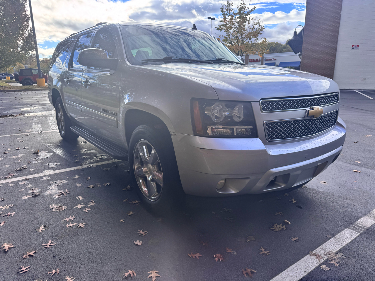 Chevrolet Suburban 4WD 4dr 1500 LTZ 2013 Chevrolet Suburban 4WD 4dr 1500 LTZ 2013