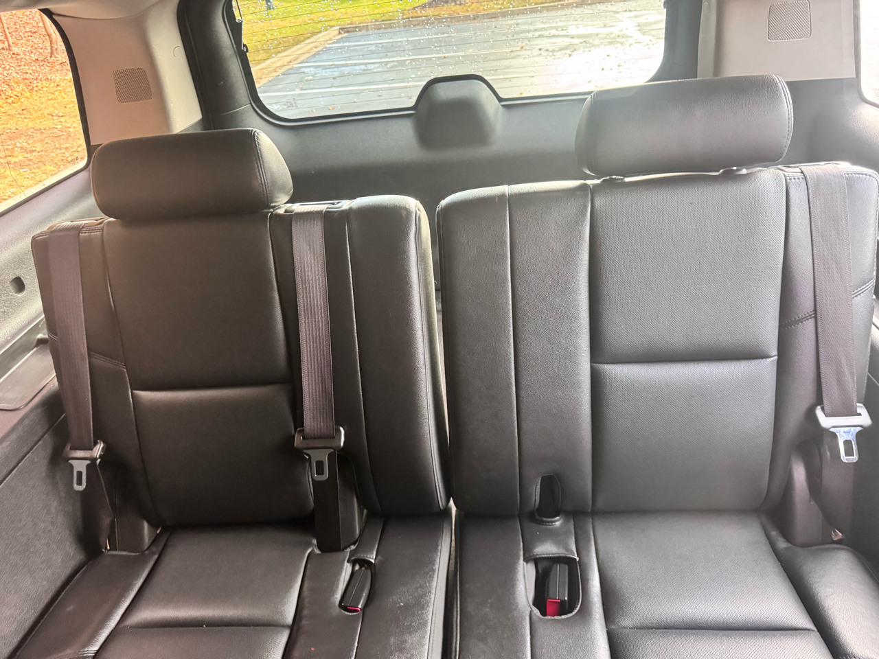 Chevrolet Suburban 4WD 4dr 1500 LTZ 2013 Chevrolet Suburban 4WD 4dr 1500 LTZ 2013