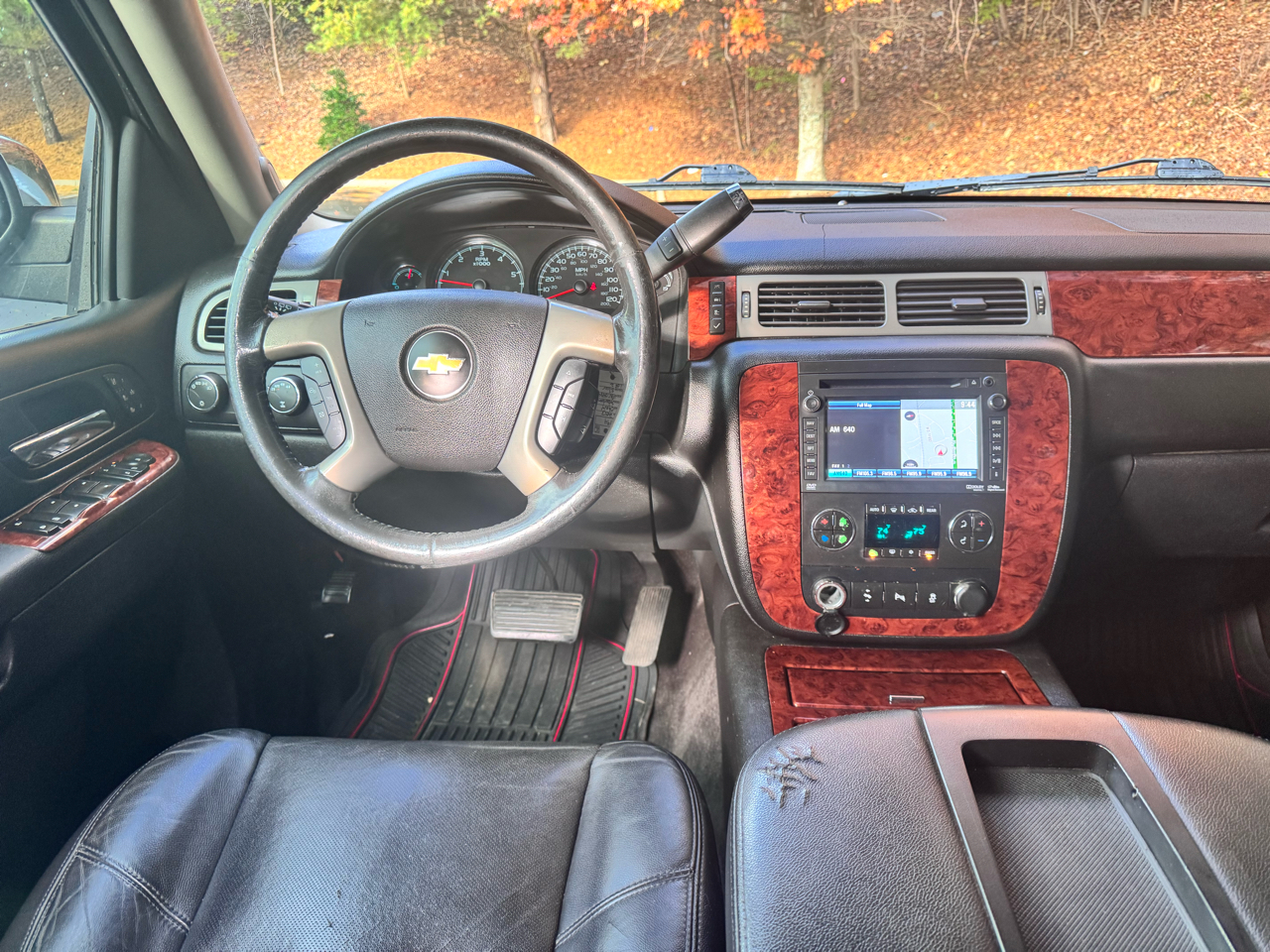 Chevrolet Suburban 4WD 4dr 1500 LTZ 2013 Chevrolet Suburban 4WD 4dr 1500 LTZ 2013