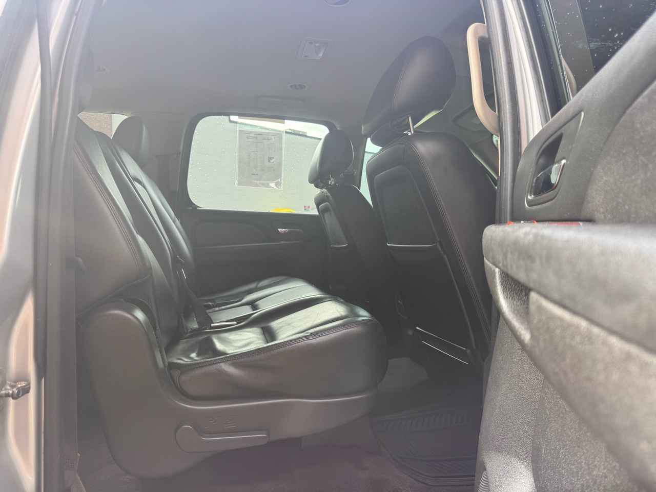 Chevrolet Suburban 4WD 4dr 1500 LTZ 2013 Chevrolet Suburban 4WD 4dr 1500 LTZ 2013