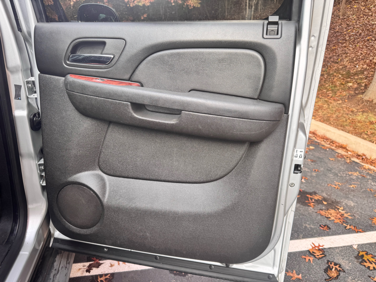 Chevrolet Suburban 4WD 4dr 1500 LTZ 2013 Chevrolet Suburban 4WD 4dr 1500 LTZ 2013