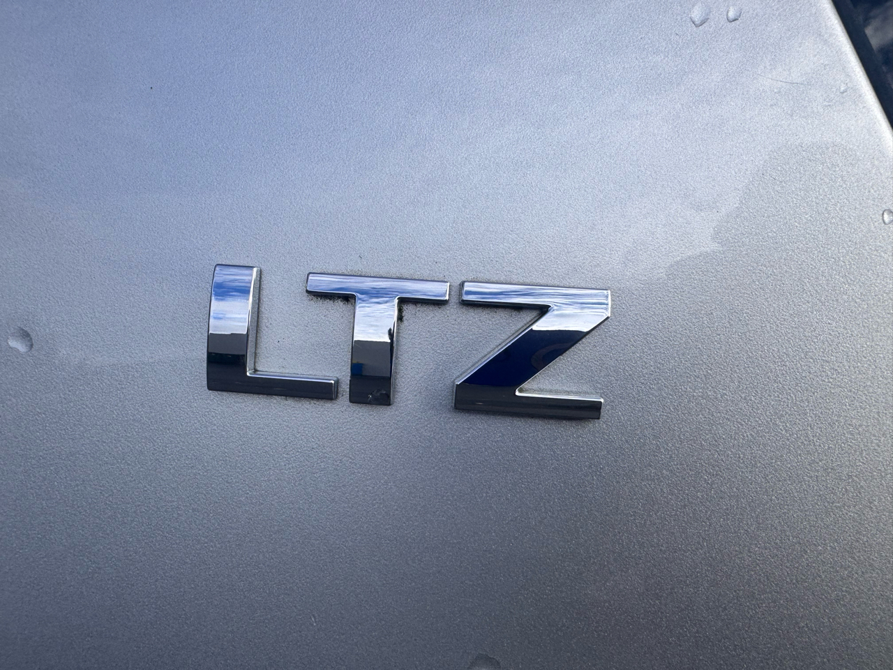 Chevrolet Suburban 4WD 4dr 1500 LTZ 2013 Chevrolet Suburban 4WD 4dr 1500 LTZ 2013