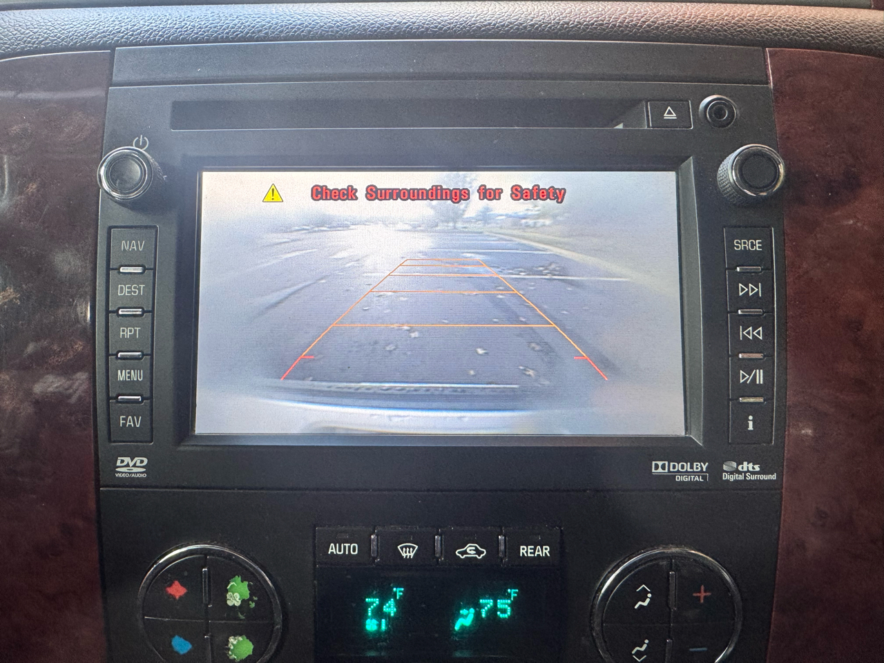 Chevrolet Suburban 4WD 4dr 1500 LTZ 2013 Chevrolet Suburban 4WD 4dr 1500 LTZ 2013