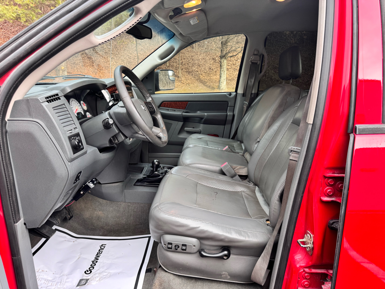 Dodge Ram 2500 4dr Quad Cab 140.5 4WD Laramie 2006