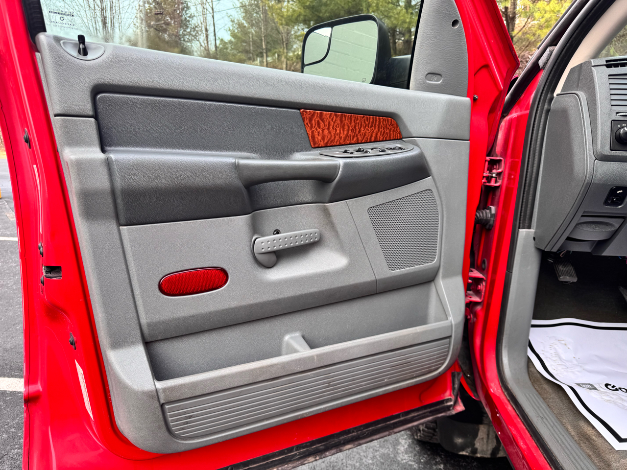 Dodge Ram 2500 4dr Quad Cab 140.5 4WD Laramie 2006