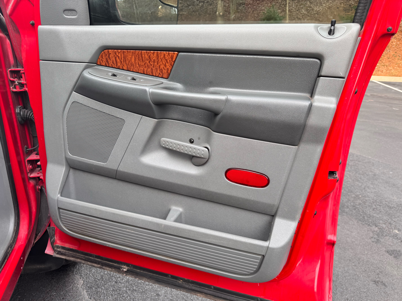 Dodge Ram 2500 4dr Quad Cab 140.5 4WD Laramie 2006