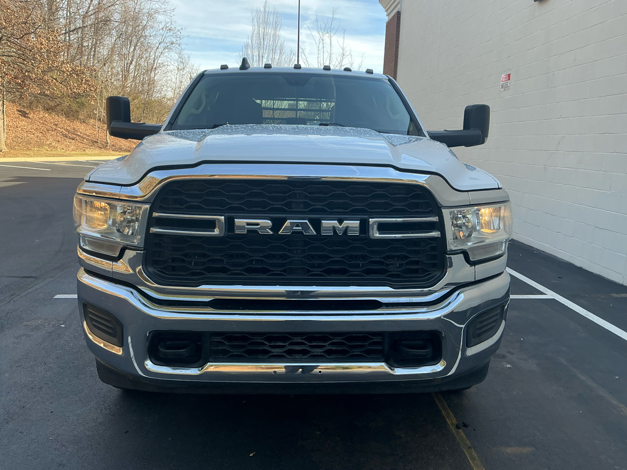 RAM 3500 Chassis Cab Tradesman 4WD Crew Cab 60" CA 172.4" WB 2019