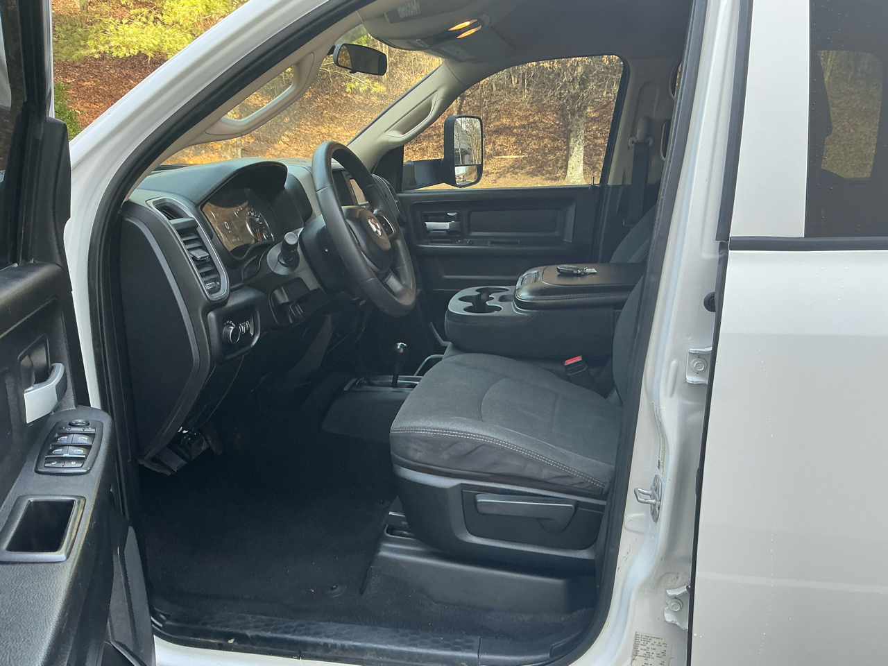 RAM 3500 Chassis Cab Tradesman 4WD Crew Cab 60" CA 172.4" WB 2019