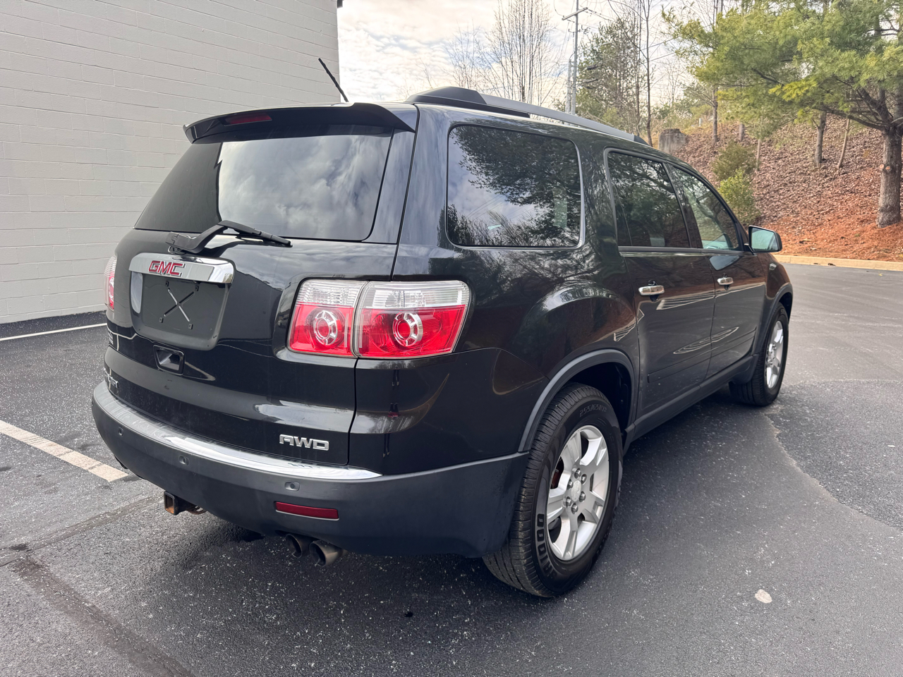 GMC Acadia AWD 4dr SLE 2011
