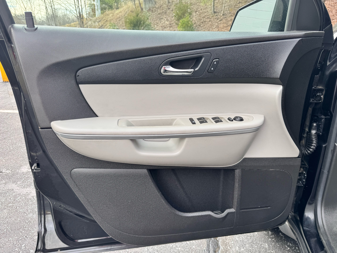 GMC Acadia AWD 4dr SLE 2011