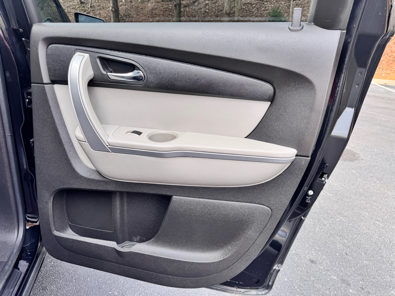 GMC Acadia AWD 4dr SLE 2011