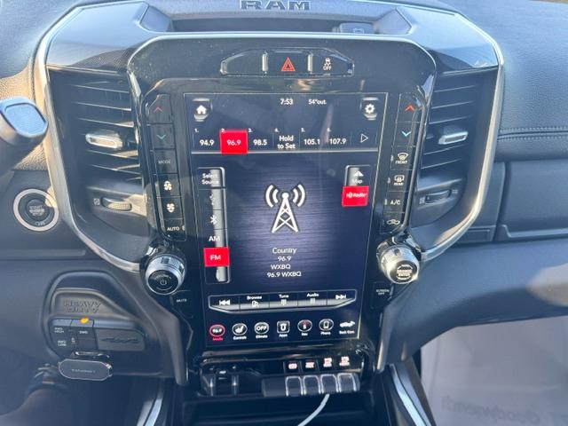 RAM 2500 Laramie 4x4 Crew Cab 6'4" Box 2021