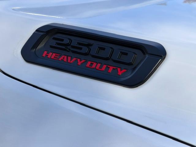 RAM 2500 Laramie 4x4 Crew Cab 6'4" Box 2021