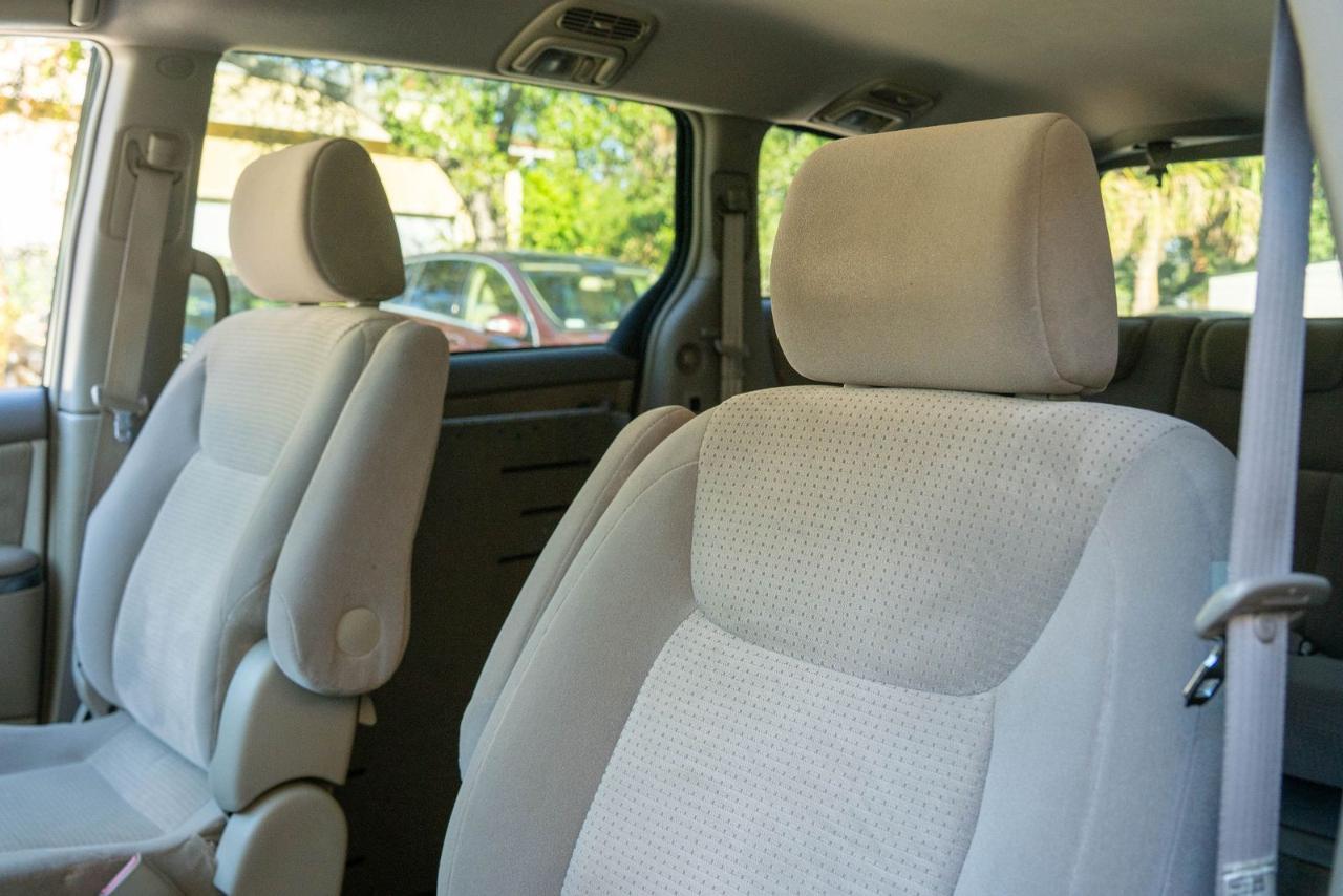 Toyota Sienna LE Mobility FWD 7-Passenger Mobility (Natl) 2006