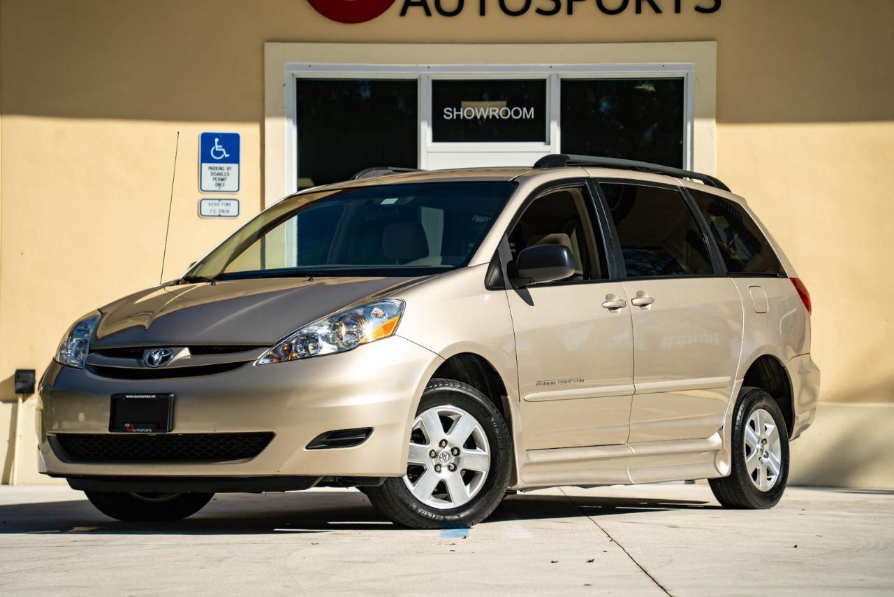 Toyota Sienna LE Mobility FWD 7-Passenger Mobility (Natl) 2006