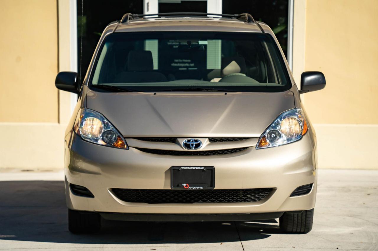 Toyota Sienna LE Mobility FWD 7-Passenger Mobility (Natl) 2006