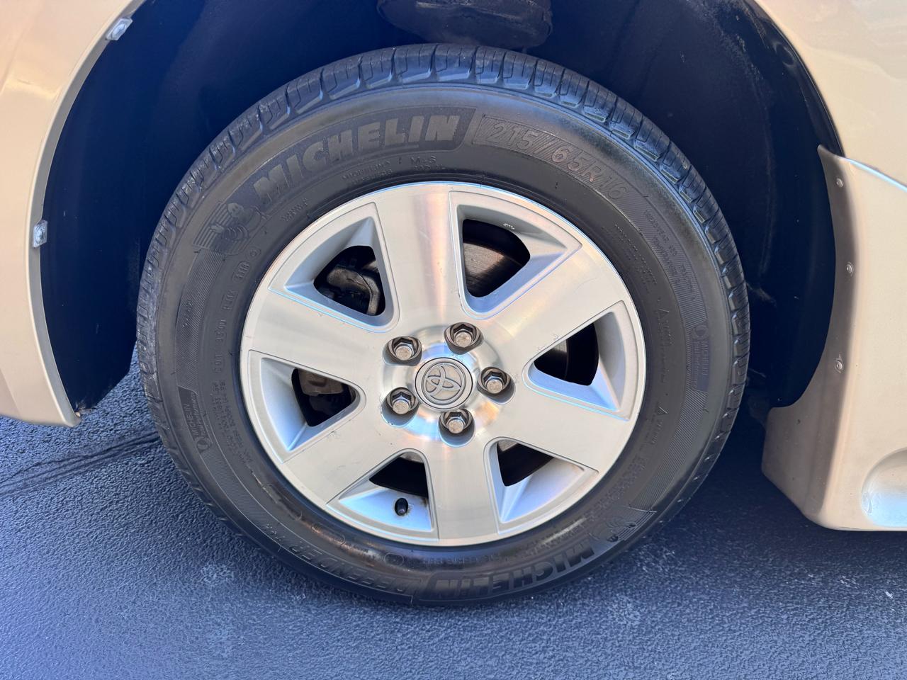 Toyota Sienna LE Mobility FWD 7-Passenger Mobility (Natl) 2006