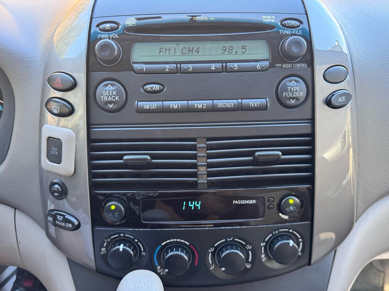 Toyota Sienna LE Mobility FWD 7-Passenger Mobility (Natl) 2006