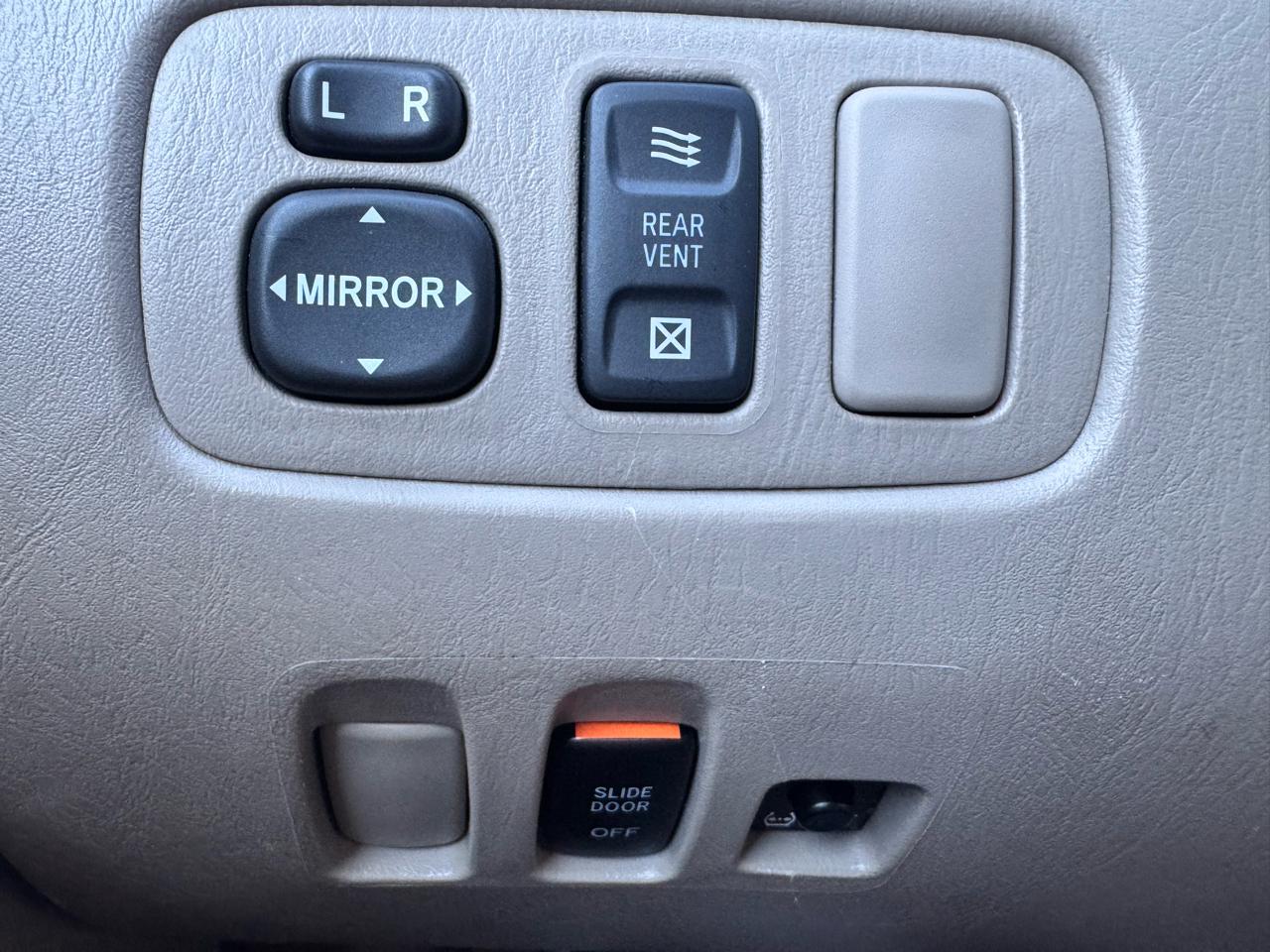 Toyota Sienna LE Mobility FWD 7-Passenger Mobility (Natl) 2006