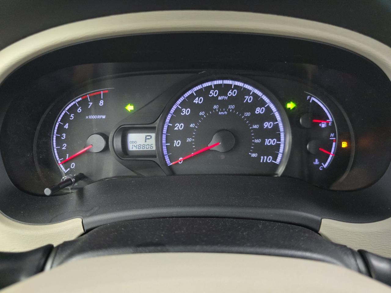 Toyota Sienna 5dr 7-Pass Van V6 FWD (Natl) 2011