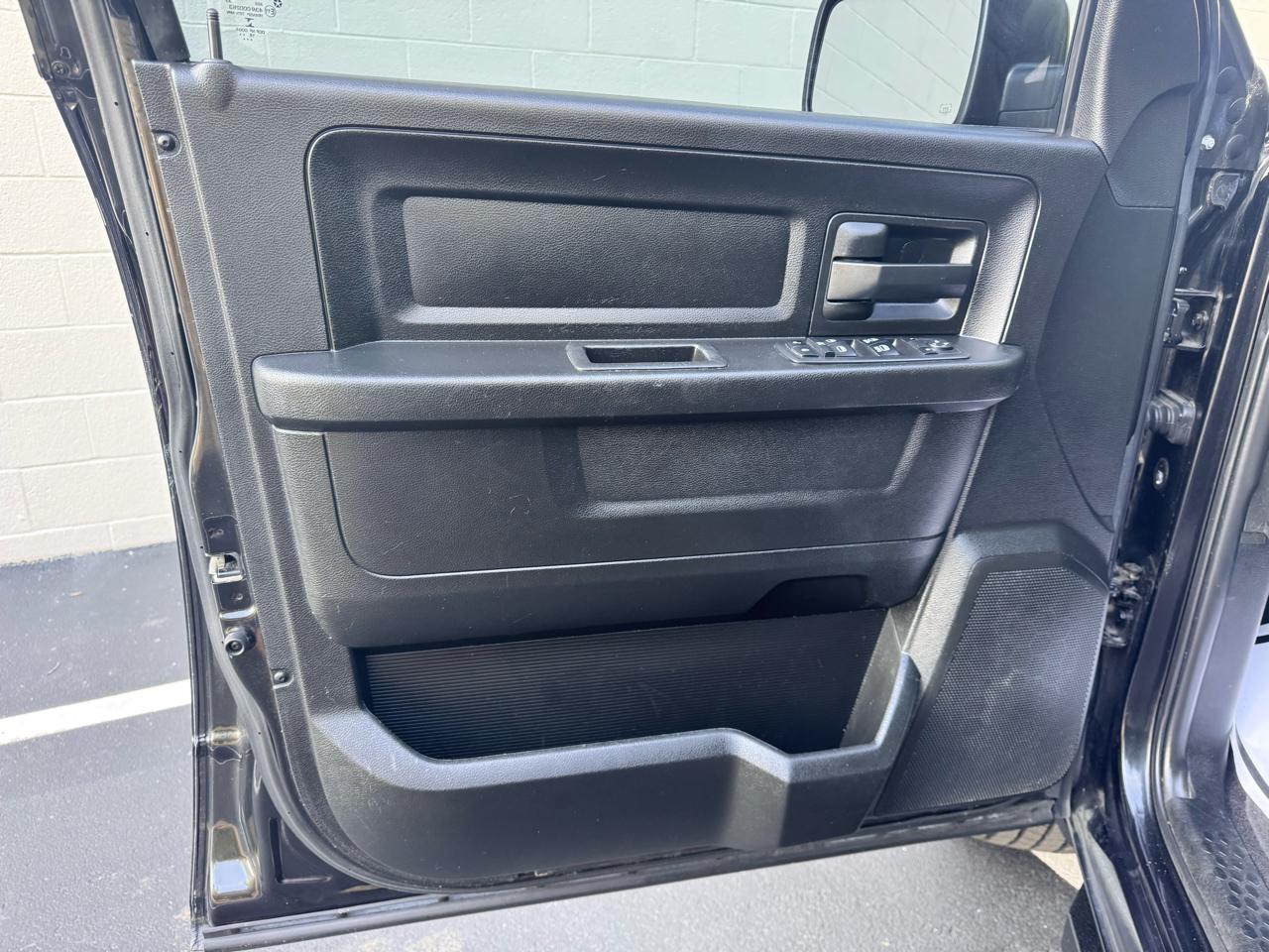 RAM 1500 Classic ST 4x4 Quad Cab 6'4" Box 2019