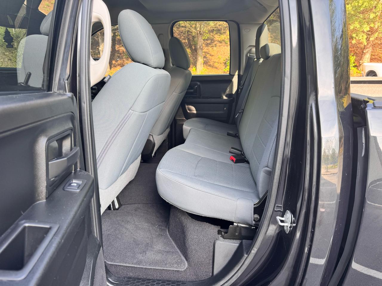 RAM 1500 Classic ST 4x4 Quad Cab 6'4" Box 2019