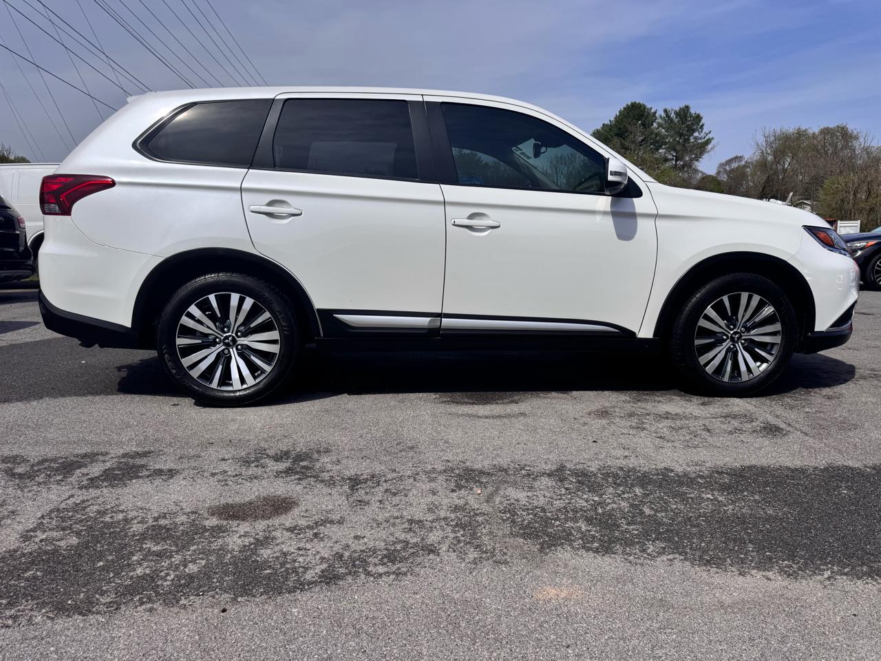 Mitsubishi Outlander SE FWD 2020