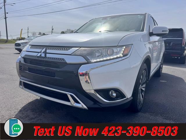 White 2020 Mitsubishi Outlander SE FWD SUV / Crossover Front-Wheel Drive Automatic