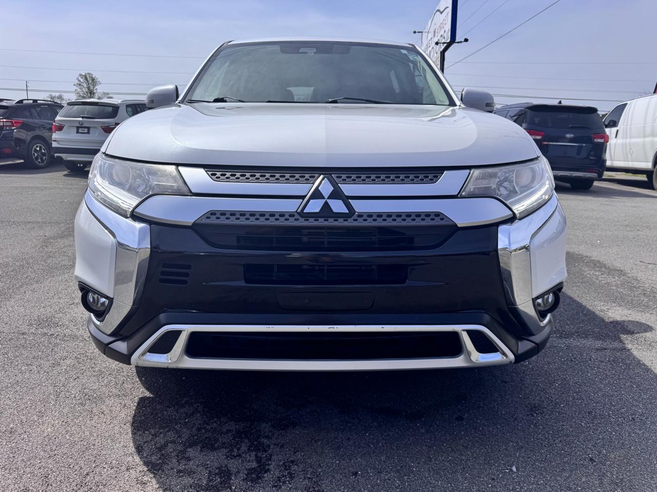 Mitsubishi Outlander SE FWD 2020