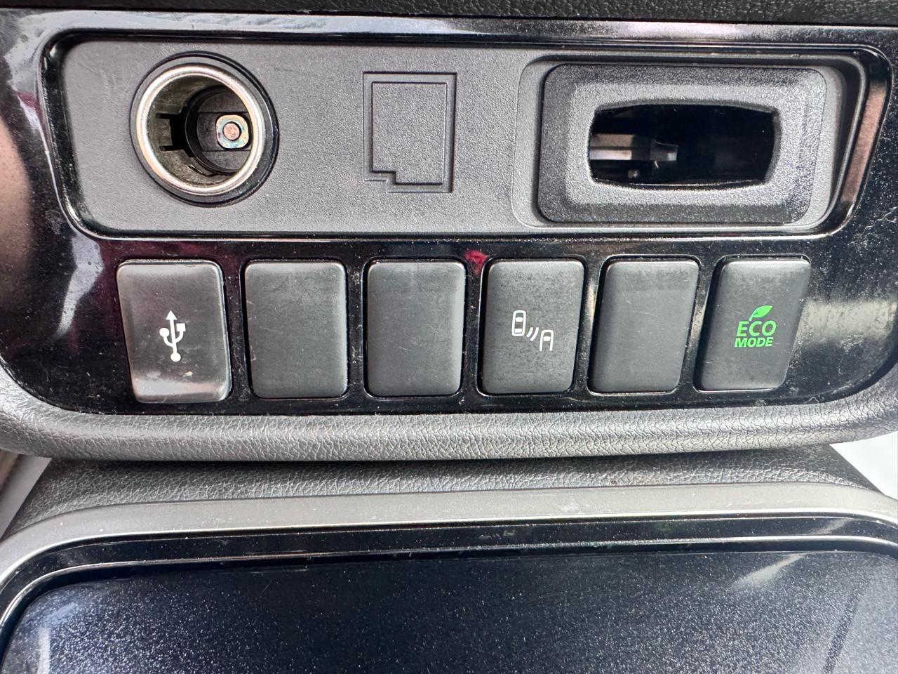 Mitsubishi Outlander SE FWD 2020