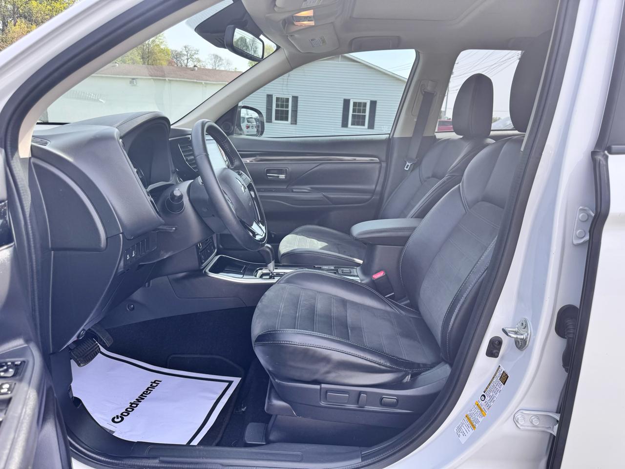 Mitsubishi Outlander SE FWD 2020