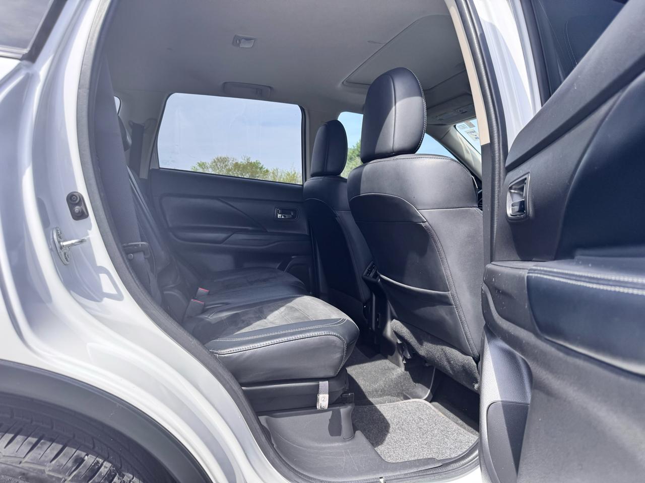 Mitsubishi Outlander SE FWD 2020