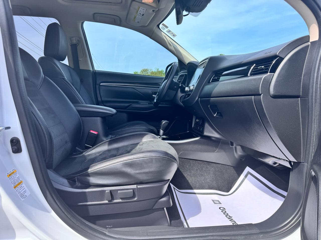 Mitsubishi Outlander SE FWD 2020