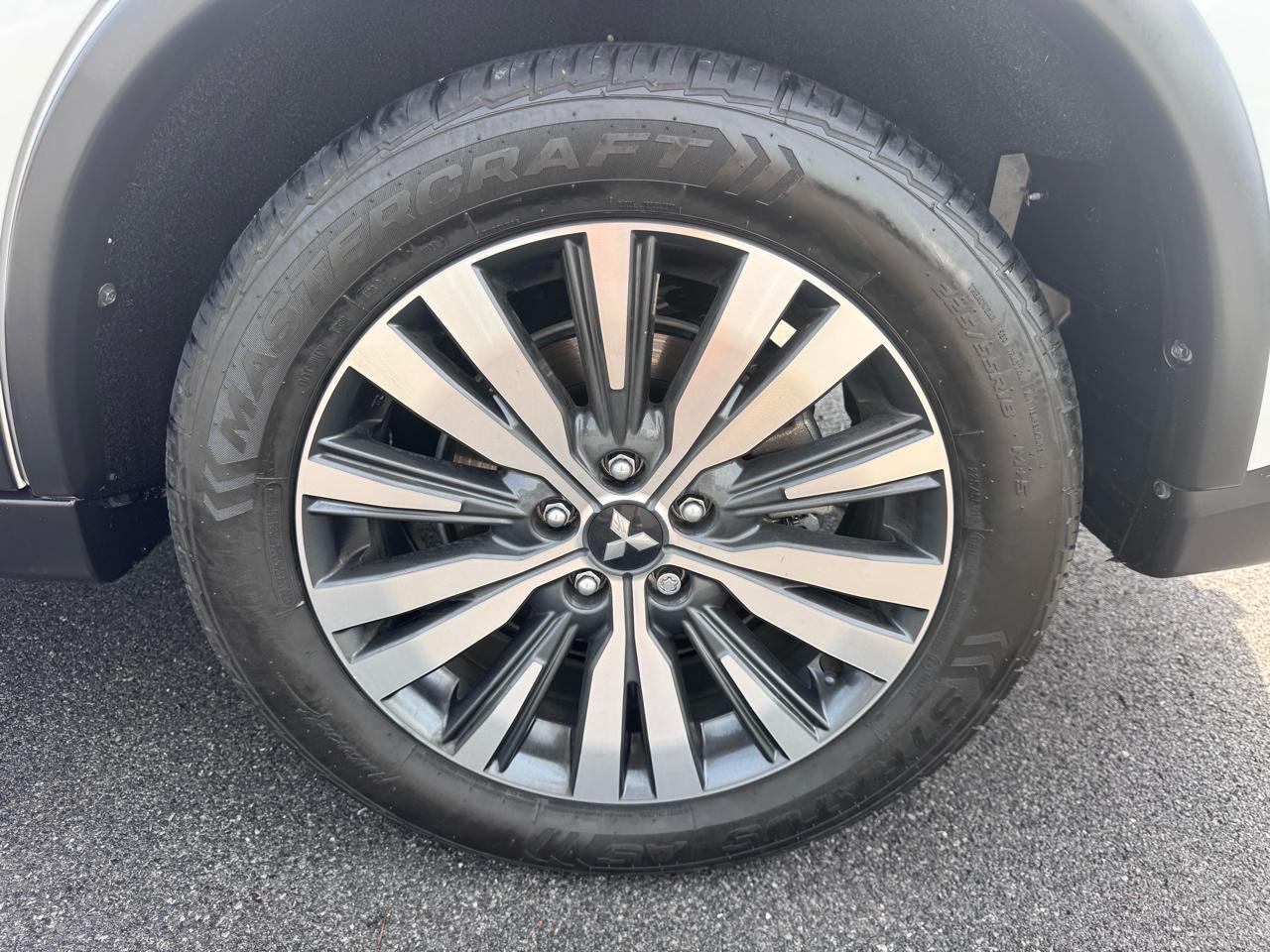 Mitsubishi Outlander SE FWD 2020