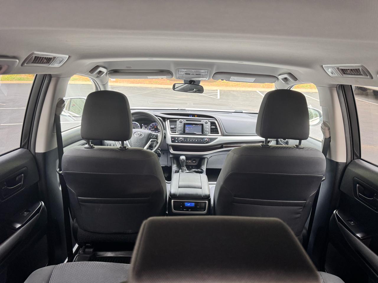 Toyota Highlander LE V6 AWD (Natl) 2019