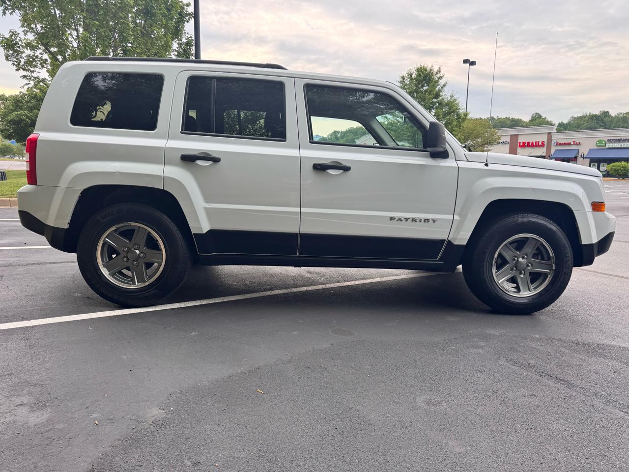 Jeep Patriot FWD 4dr Sport 2014