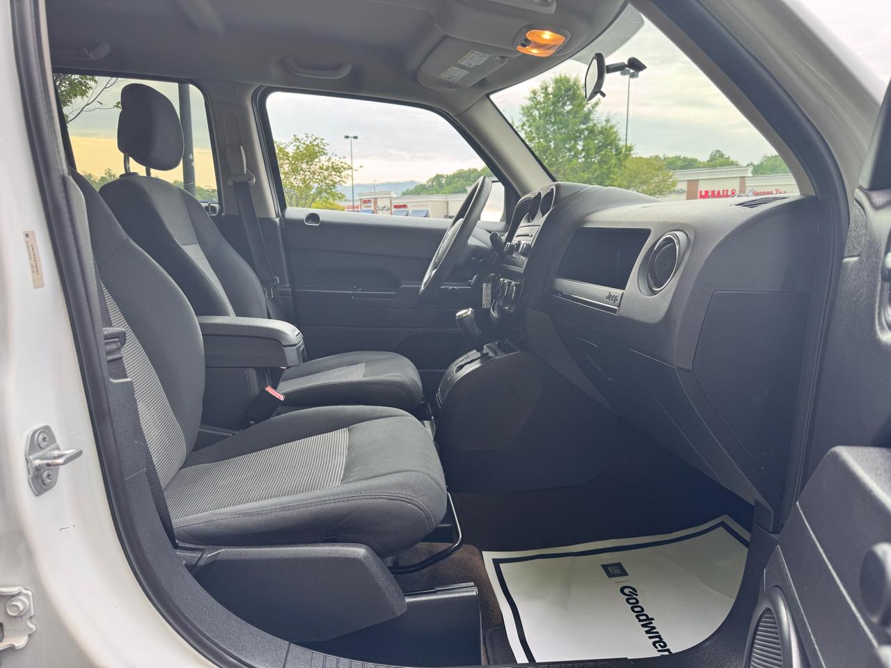 Jeep Patriot FWD 4dr Sport 2014