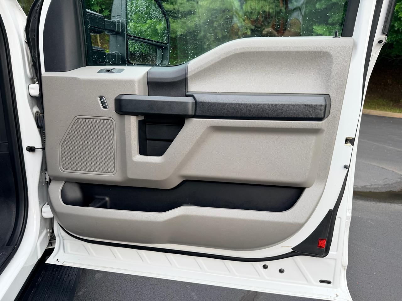 Ford Super Duty F-250 SRW XL 2WD SuperCab 6.75' Box 2019
