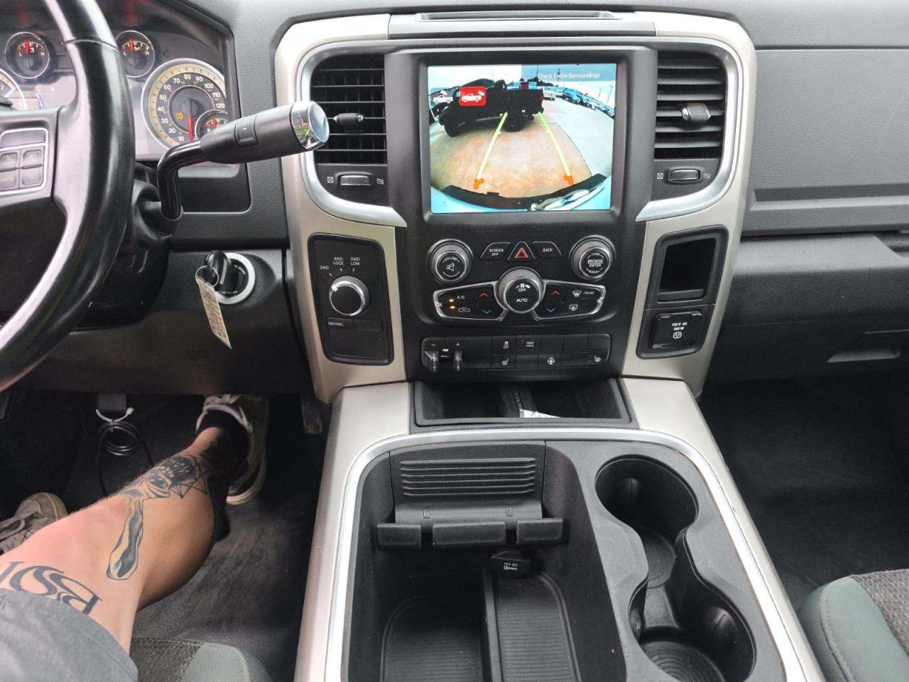 RAM 2500 Big Horn 4x4 Crew Cab 6'4" Box 2017