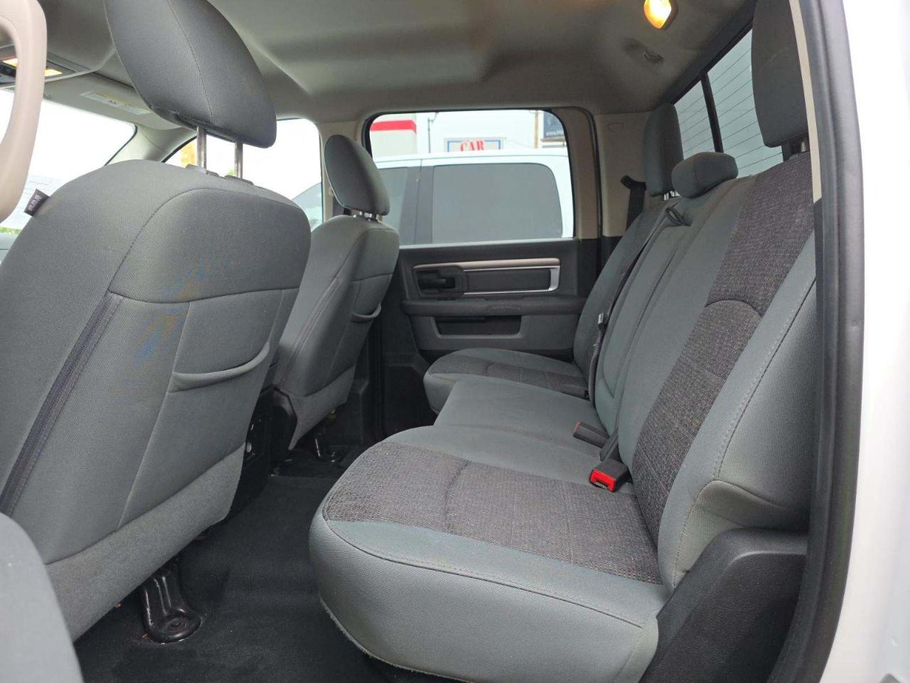 RAM 2500 Big Horn 4x4 Crew Cab 6'4" Box 2017