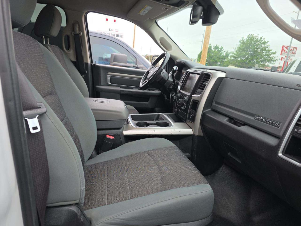 RAM 2500 Big Horn 4x4 Crew Cab 6'4" Box 2017