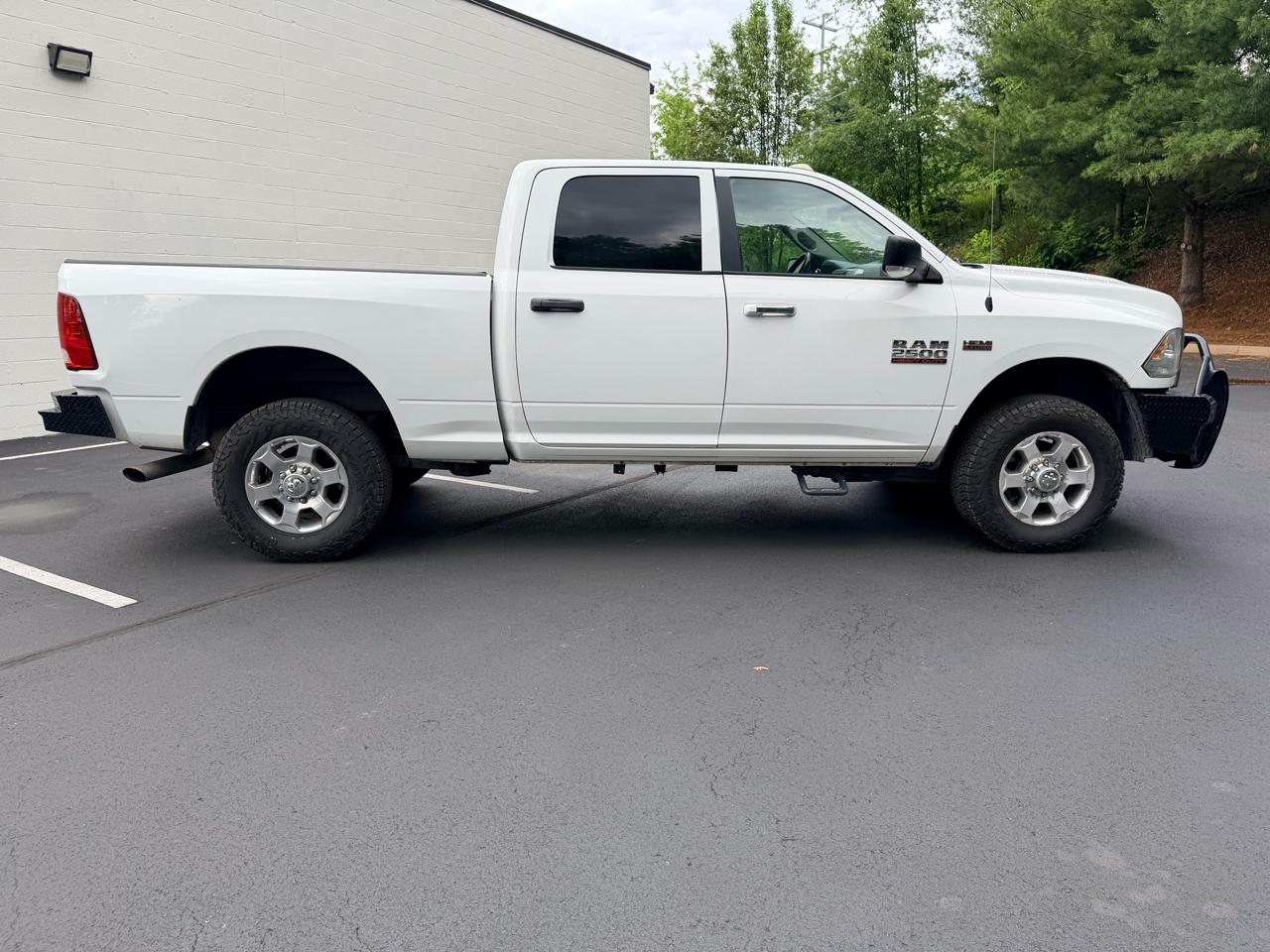 RAM 2500 Big Horn 4x4 Crew Cab 6'4" Box 2017