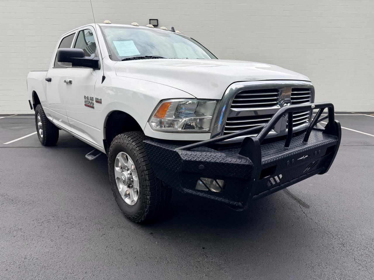 RAM 2500 Big Horn 4x4 Crew Cab 6'4" Box 2017