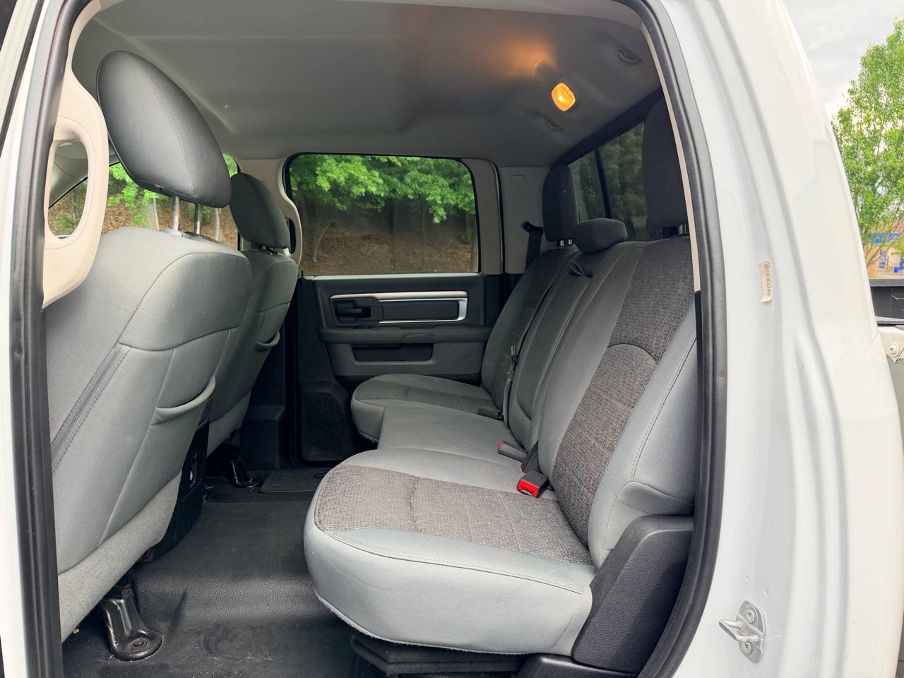 RAM 2500 Big Horn 4x4 Crew Cab 6'4" Box 2017